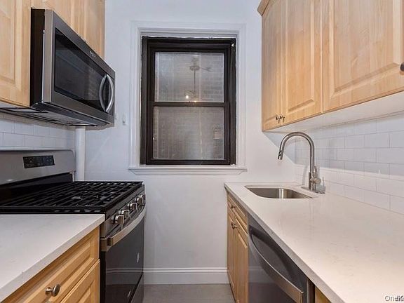 4th image of 141 Wyckoff Place #4A