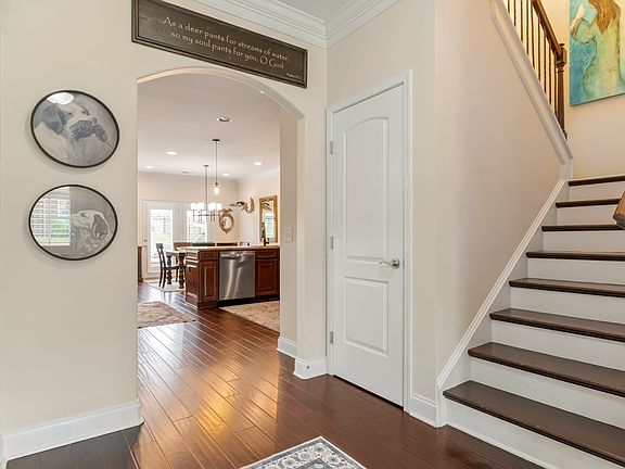 4th image of 2516 Westerham Way