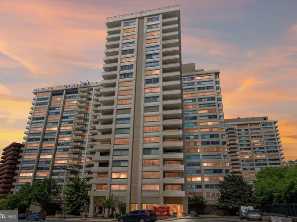 4515 Willard Ave APT 810S, Chevy Chase, MD 20815