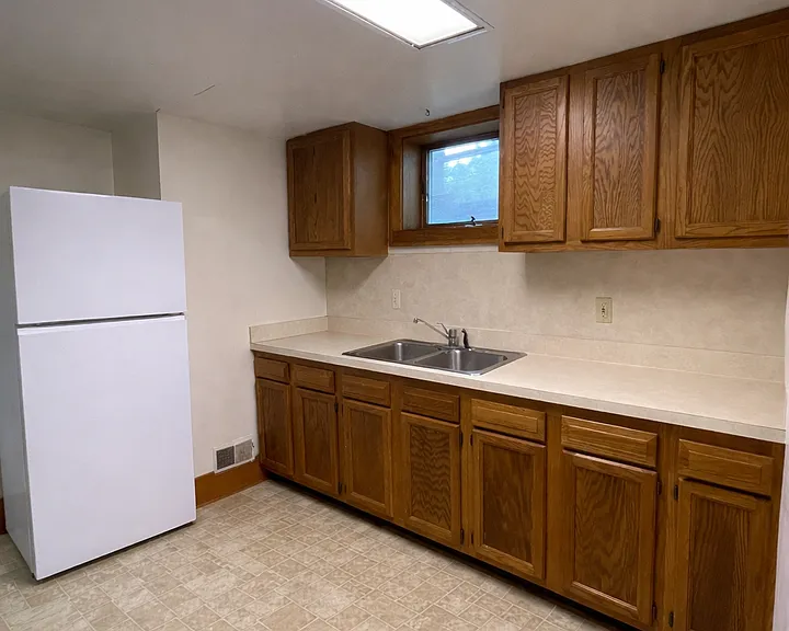 203 E Davis Ave — Photo 7
