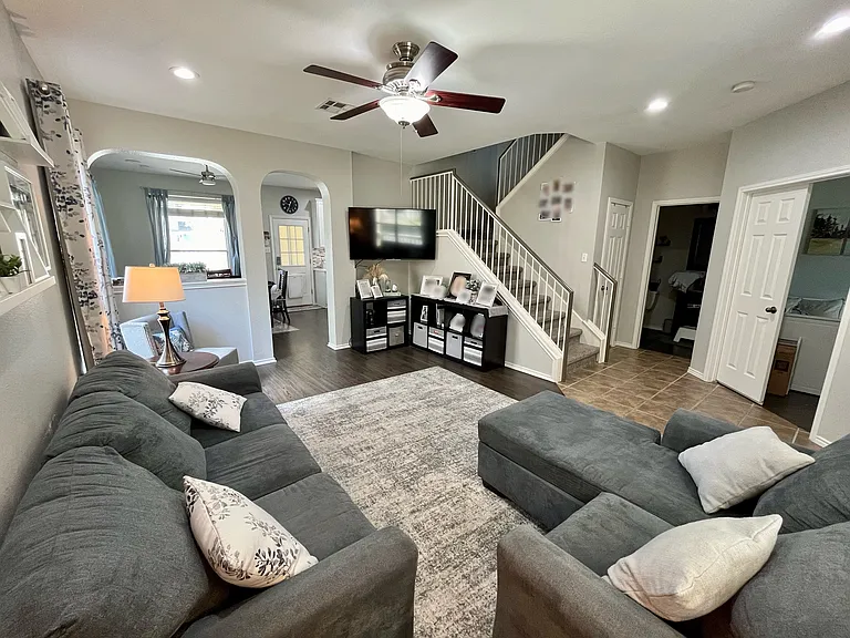 313 Lava Bed Dr — Photo 5