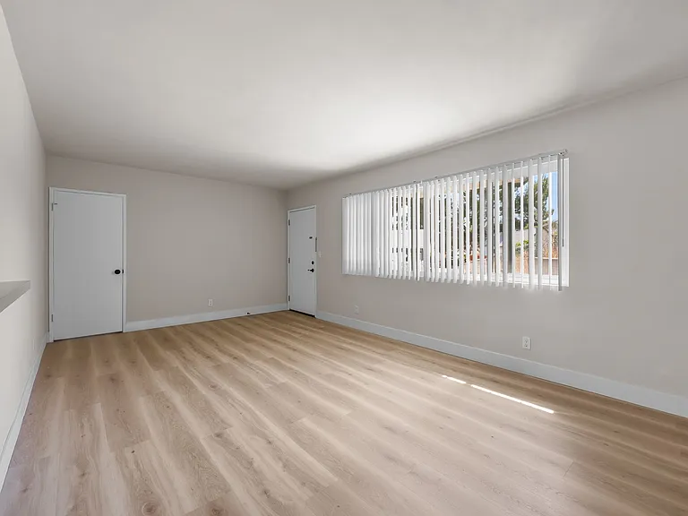 4958 N Maywood Ave #1A — Photo 14
