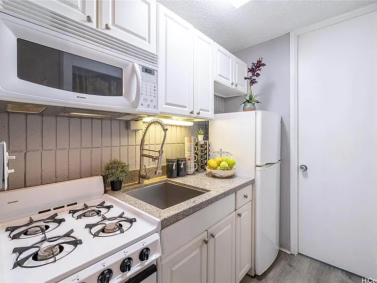 1911 Kalakaua Ave #406 — Photo 7