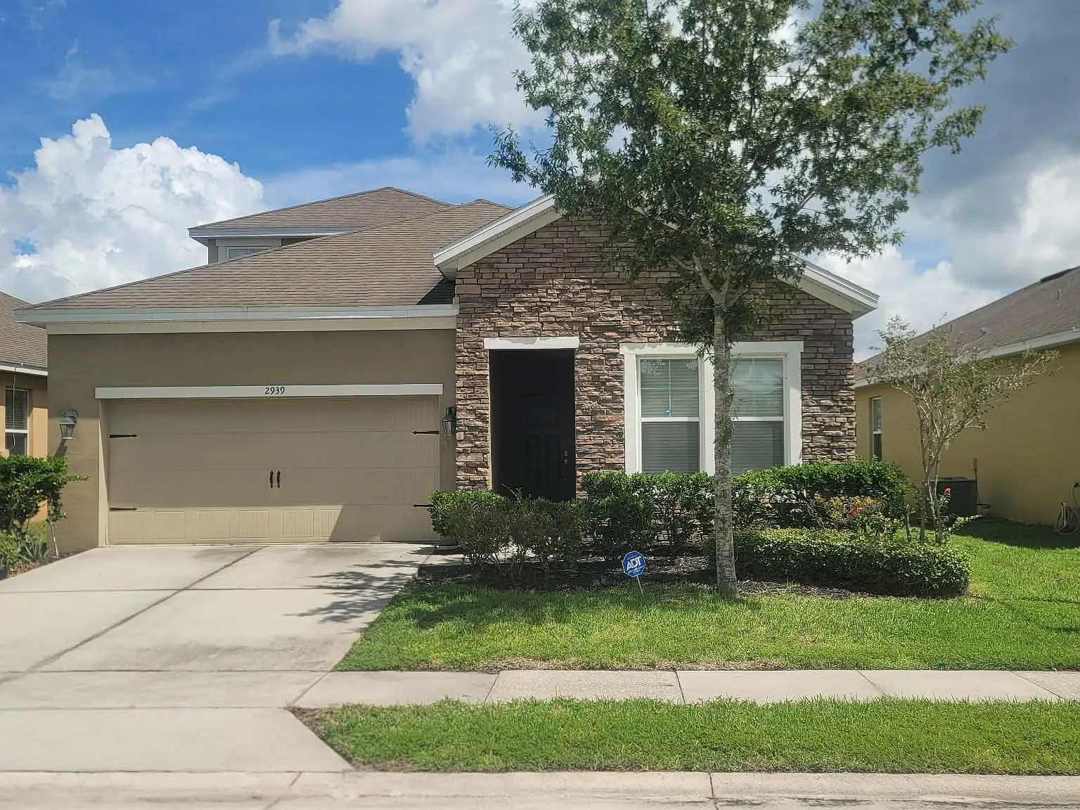 4 bed, 2160 sqft, $2,500 — Photo 4