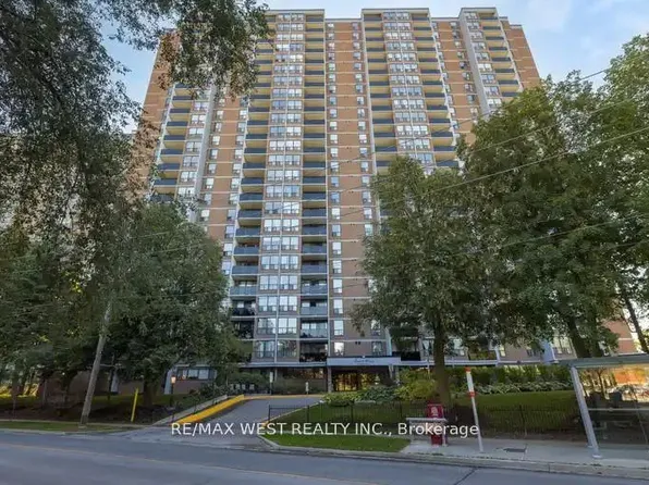 85 Emmett Ave #1509, Toronto, ON M6M 5A2