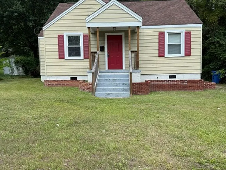 113 Mullins Ave — Photo 1
