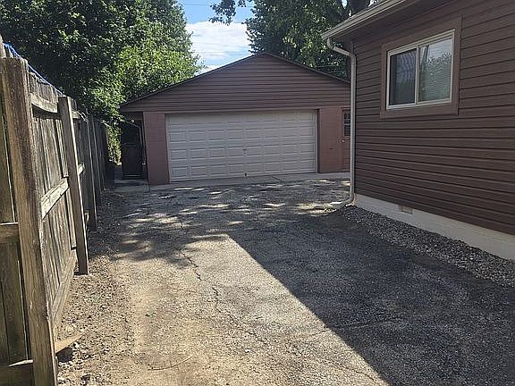 Driveway to Garage
