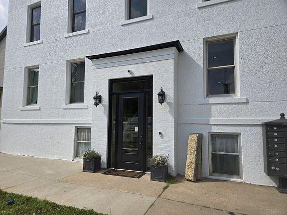 2nd image of 202 W Main St