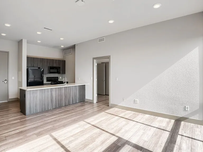 4923 King St — Photo 28