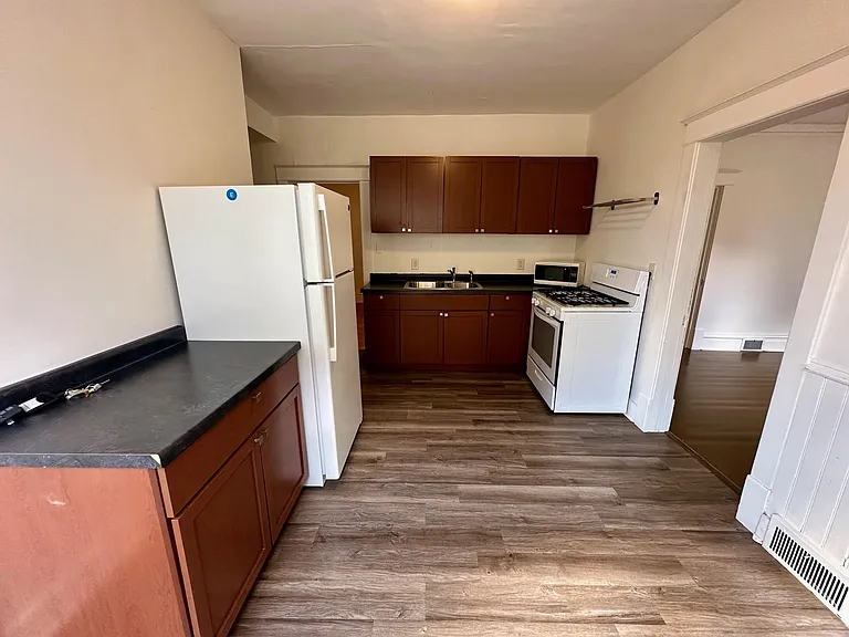 227 Humboldt Ave N #1 — Photo 9