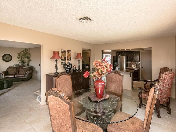 4th image of 470 Gypsy Ln