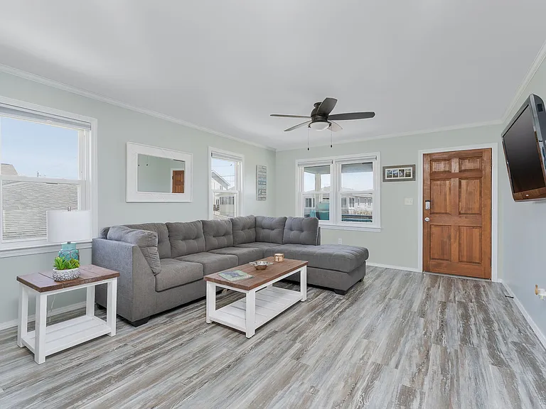 102 Wilson St — Photo 5