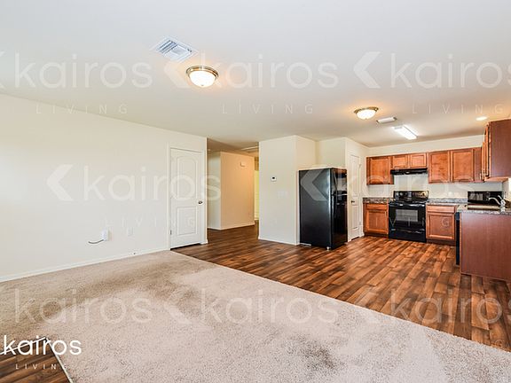5th image of 305 NE 23rd Ter