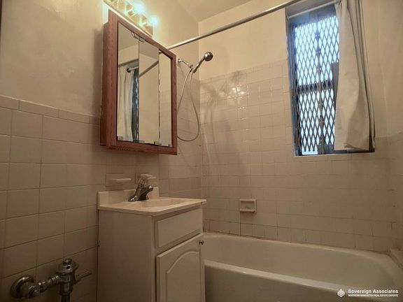 3rd image of 64 W 108th St APT 1D