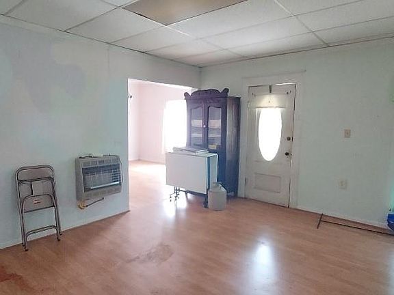 4th image of 223 N 200th St