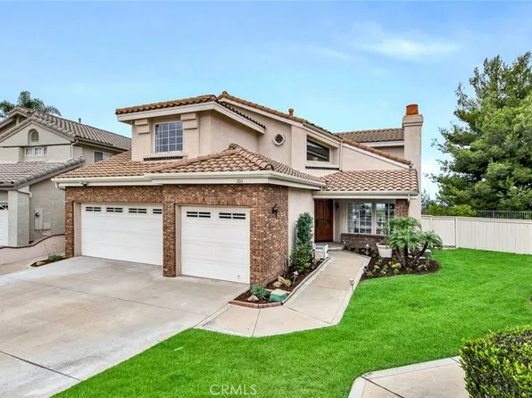 1011 S Mountcrest Ct, Anaheim, CA 92808
