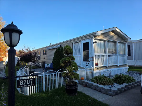 8207 Willow Gln, Erie, PA 16509