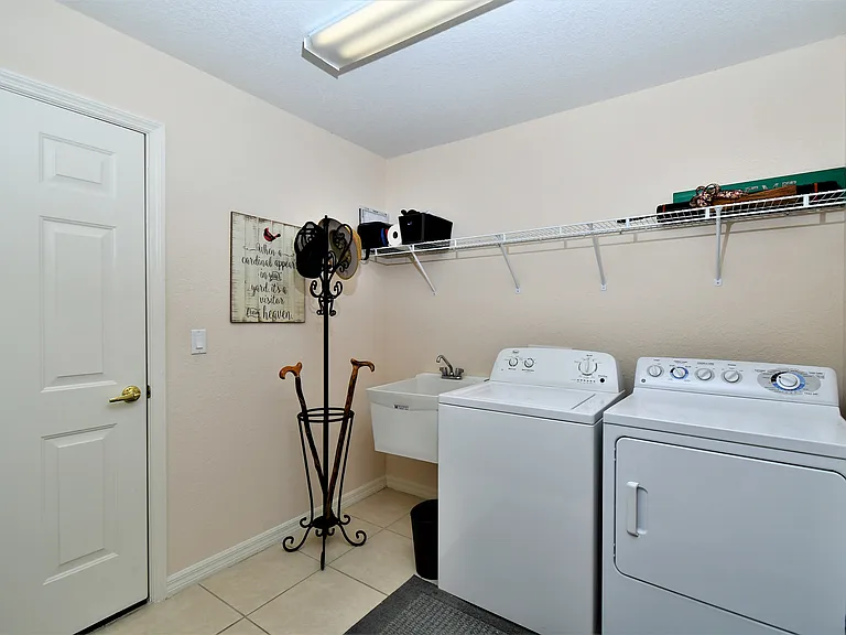 4808 Fairloop Run — Photo 1
