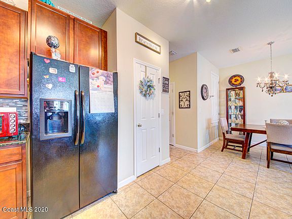 5th image of 2585 Revolution St Unit 102