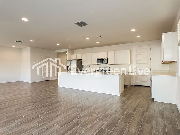 4th image of 10118 E Ulysses Ave