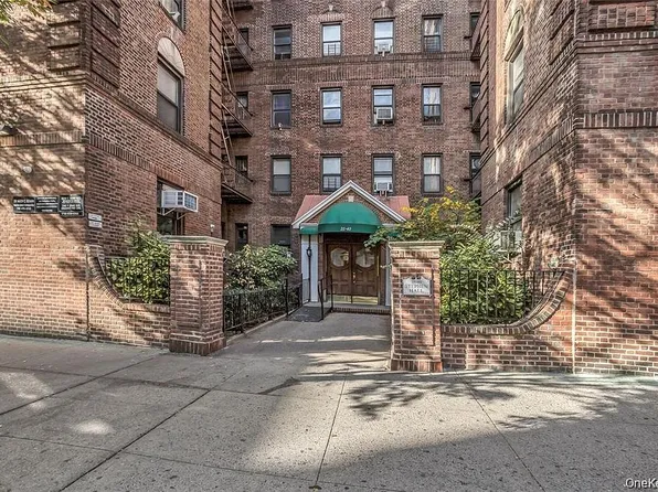 3540 82nd St APT 4C, Flushing, NY 11372