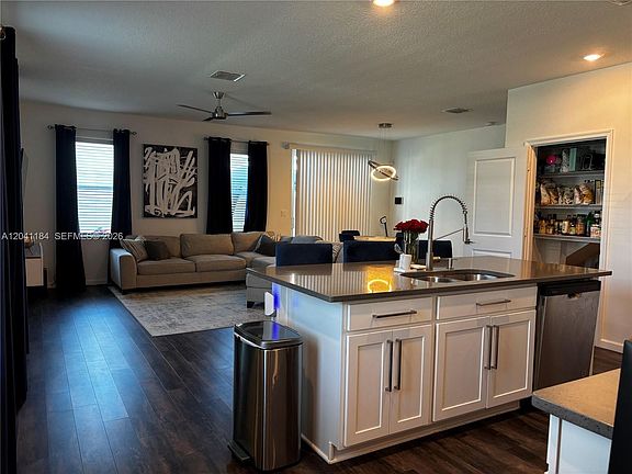 2nd image of 6359 Sailpointe Ln