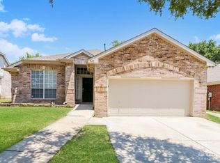 820 Silverbrook Dr, Saginaw, TX 76179