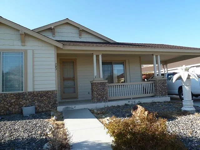 703 Red Jacket Dr photo 1