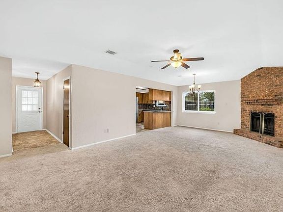 2nd image of 430 Valley Dr
