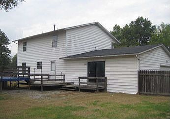 2nd image of 4040 Central Ln