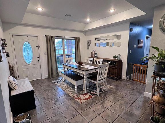 3rd image of 400 Carver Dr