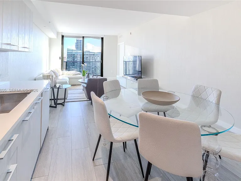 55 SW 9th St #3404 — Photo 4