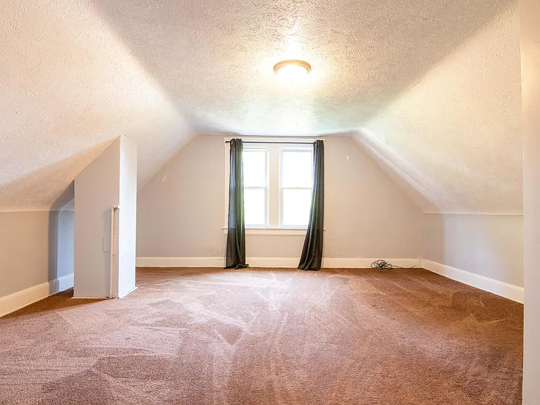 10621 Ashbury Ave — Photo 14