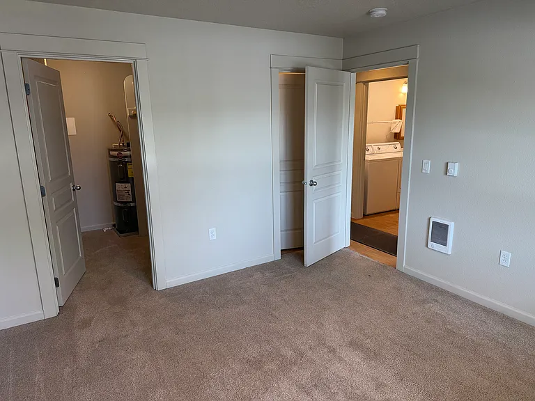 Eagle Crest Apartments — Photo 49