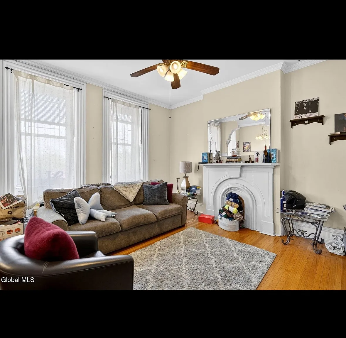 1 bed, 1250 sqft, $1,400 — Photo 2