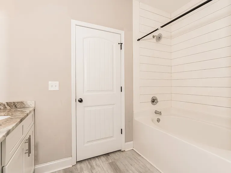 219 Beau Claire Cir — Photo 13