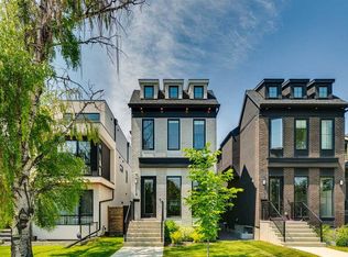 2219 E 32nd St SW, Calgary, AB T3E 2R6