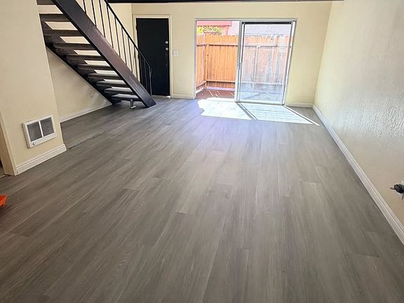 5th image of 449 Edgewood St APT 1