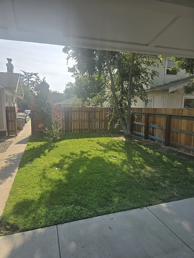 2 bed, 750 sqft, $2,300 — Photo 3