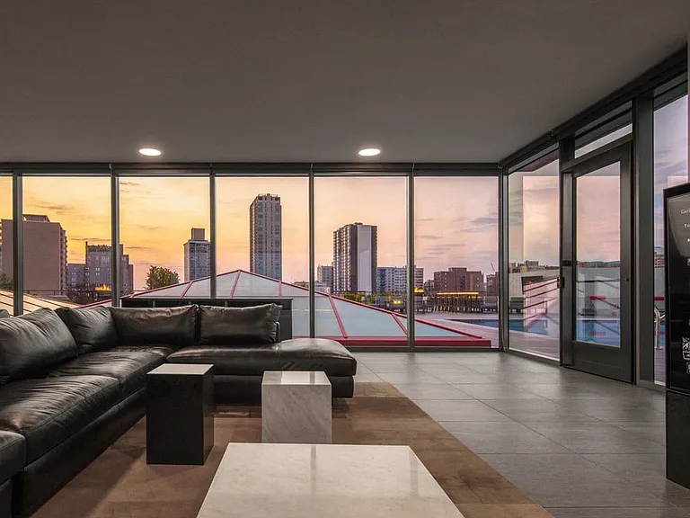 Optima Lakeview — Photo 19