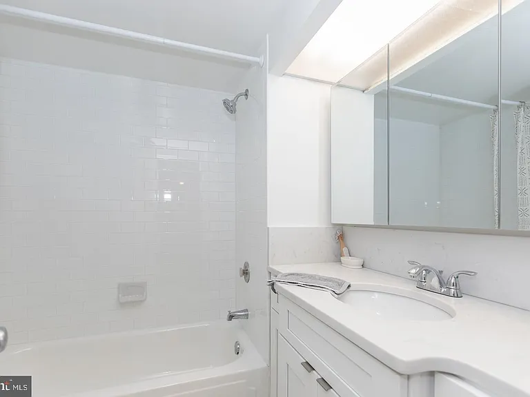 1326 Spruce St #1603 — Photo 11
