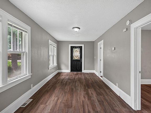5th image of 1154 Lawson Ave E