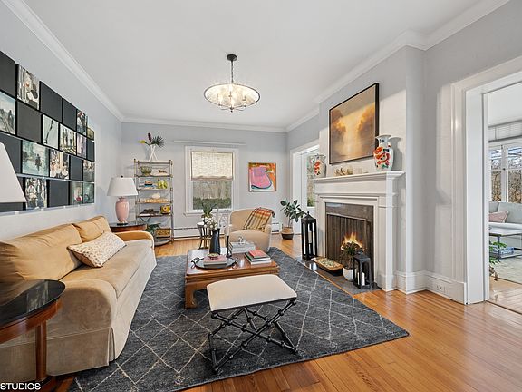 3rd image of 207 Hazel Ave