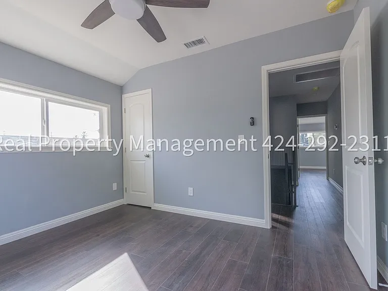 1352 E 23rd Street — Photo 33