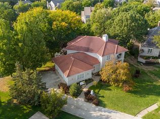 11712 Overbrook Rd, Leawood, KS 66211