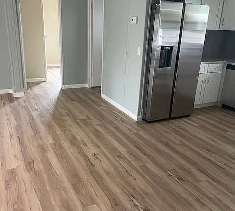 4th image of 100 E Hampton Dr