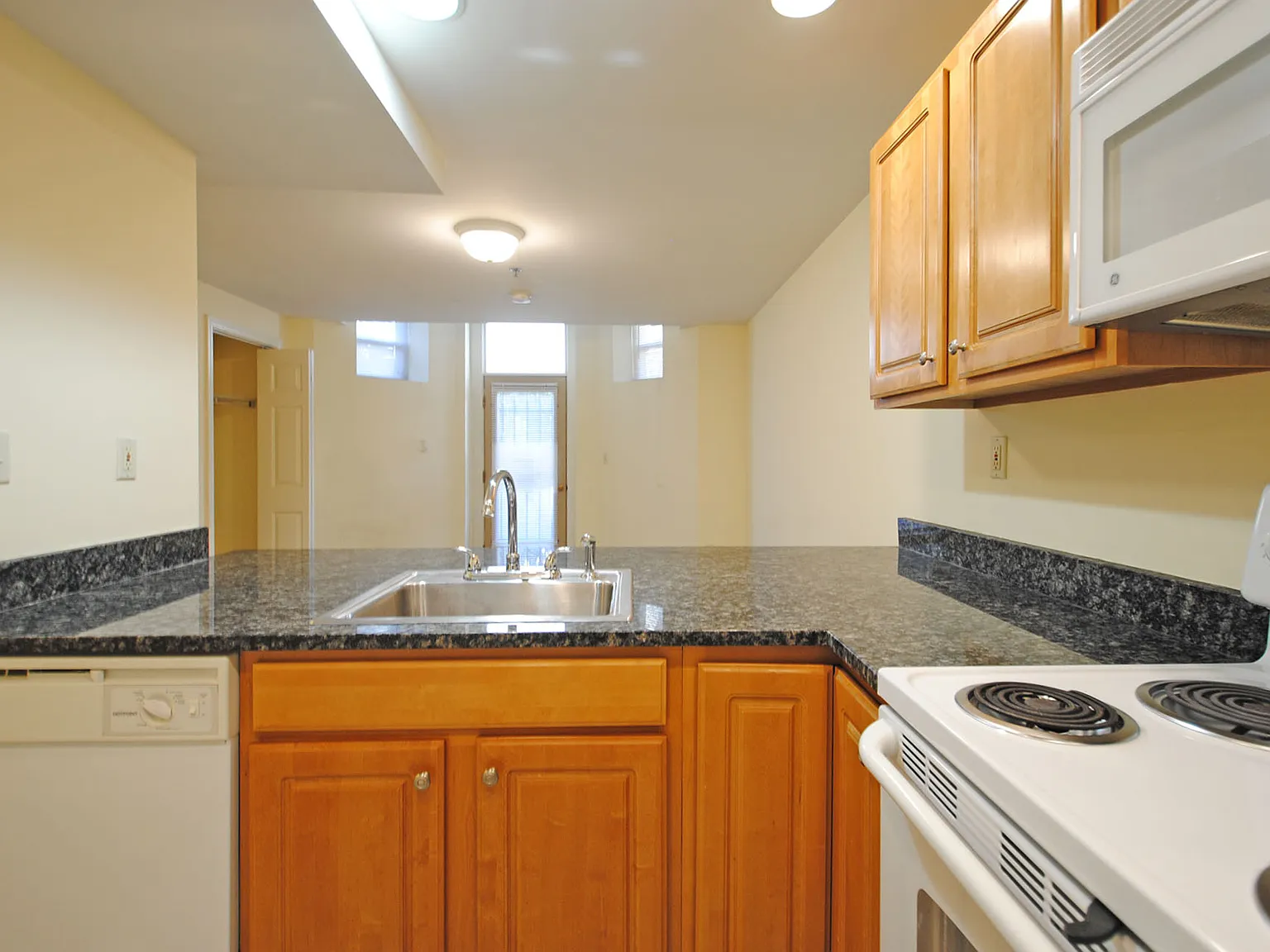 1 bed, 9999 sqft, $2,650 — Photo 4