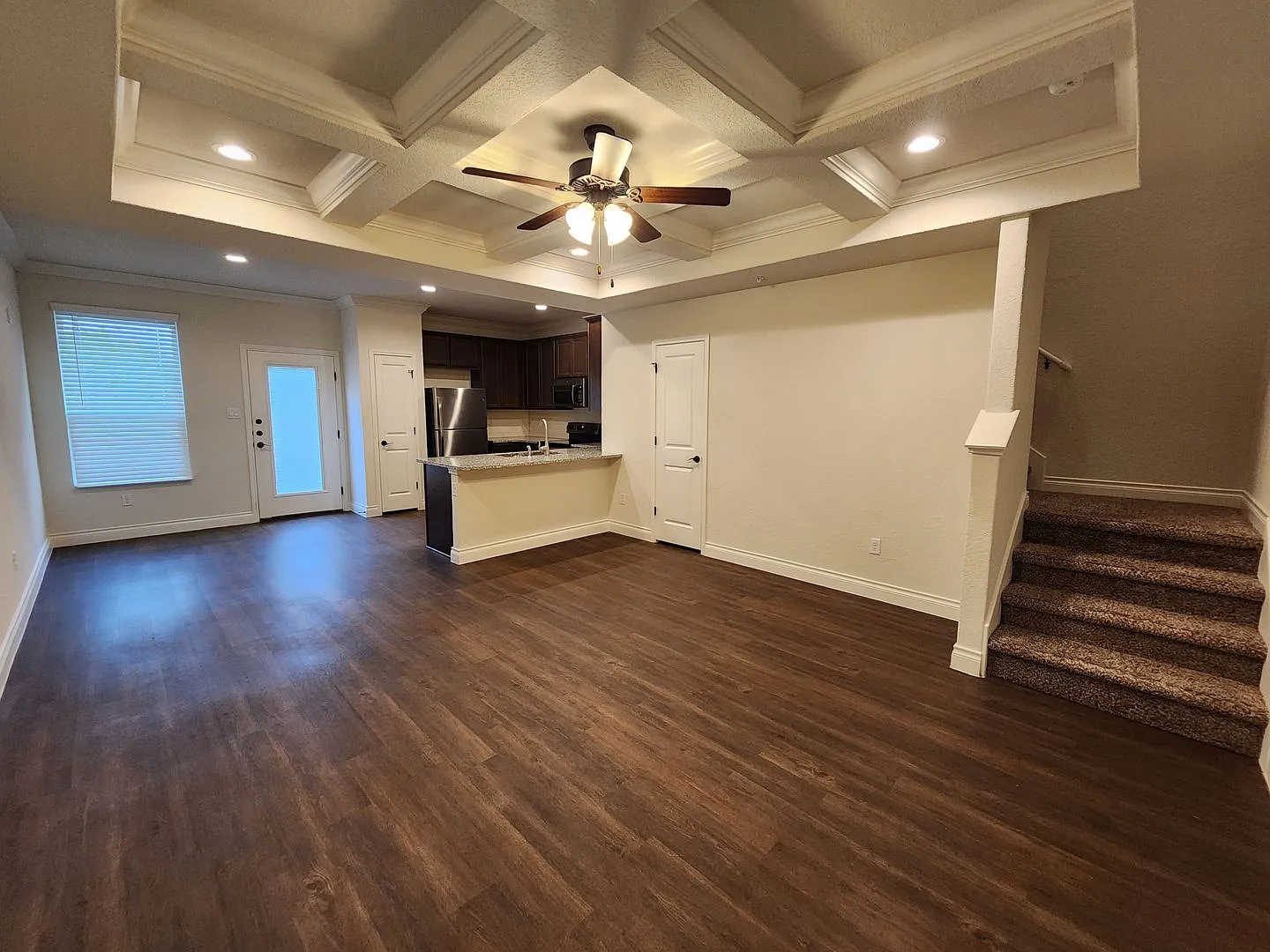 1 Month Free Rent/ 3/2.5/1.5 Fourplex Close To Ih35 For Commuters! Fridge, Washer & Dryer Include... — Photo 2