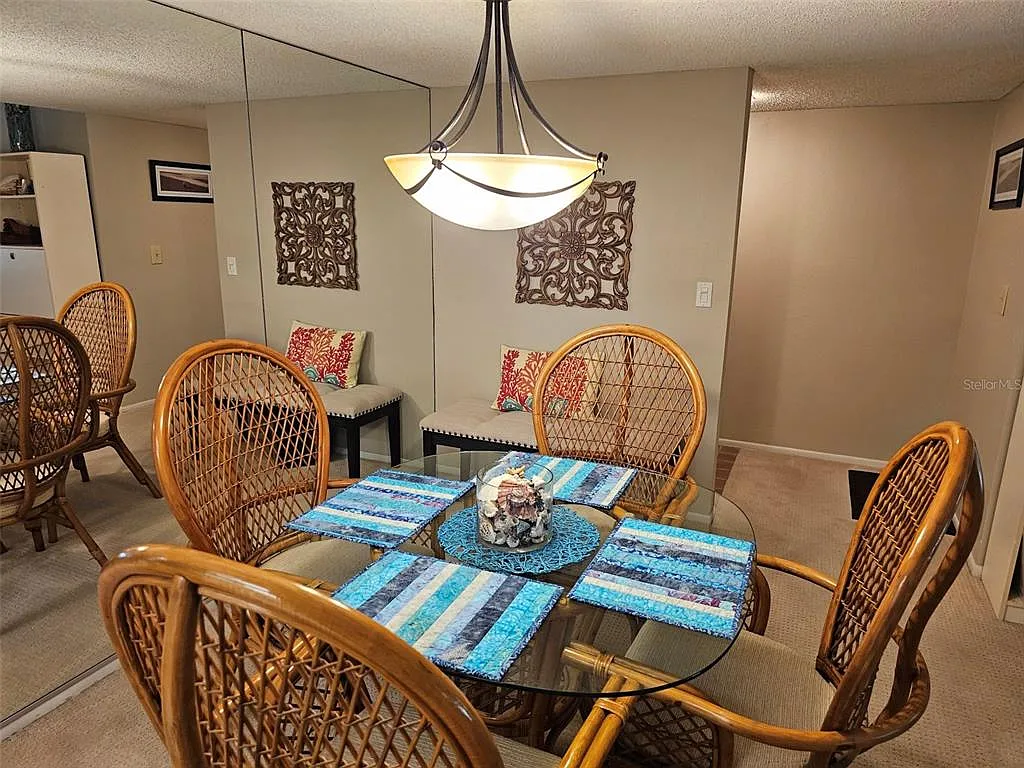 2 bed, 2.0 bath, 1178 sqft, $1,800 — Photo 2