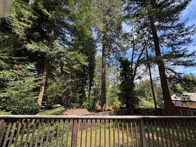 867 Hillcrest Dr — Photo 13